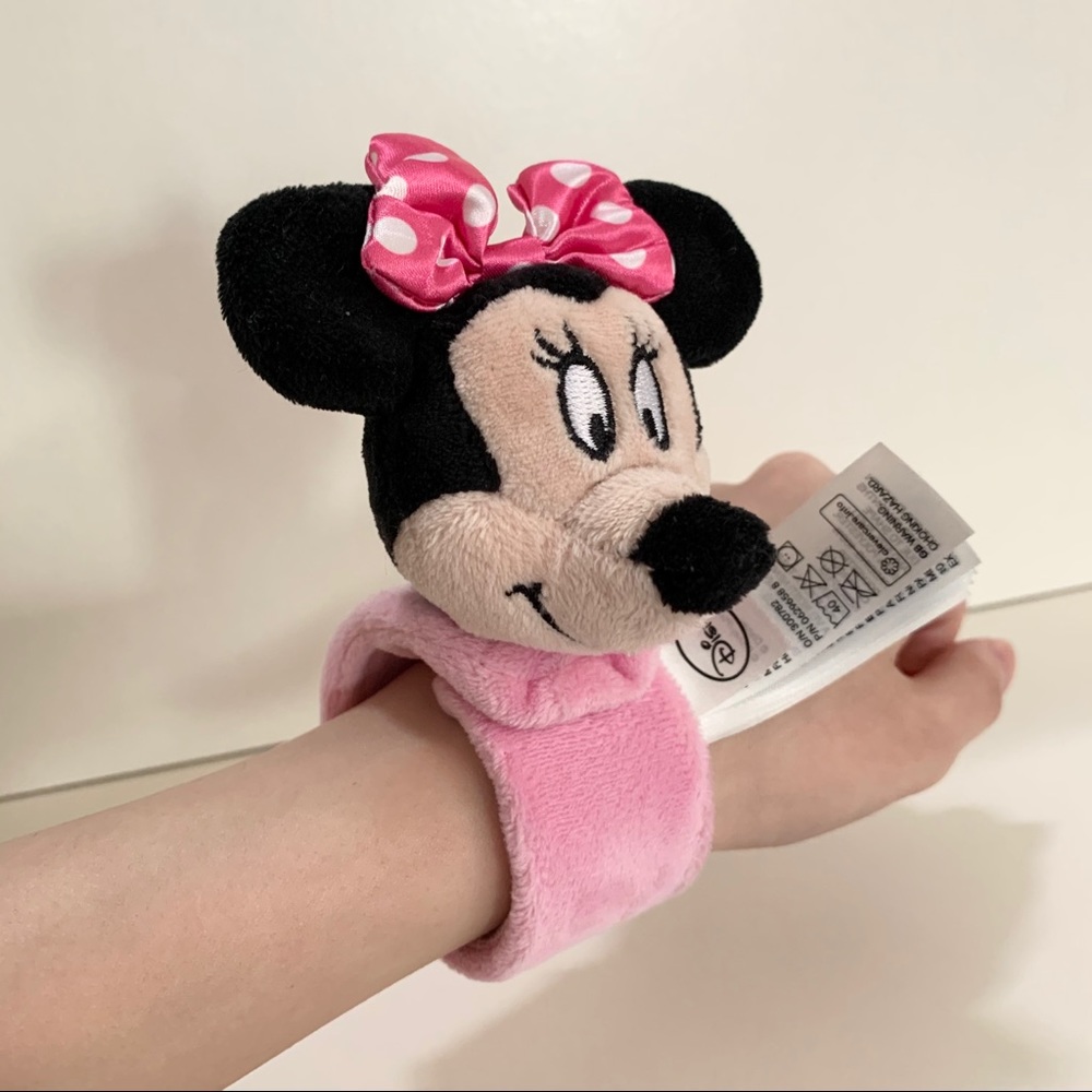 NWOT pink Minnie mouse plush bracelet